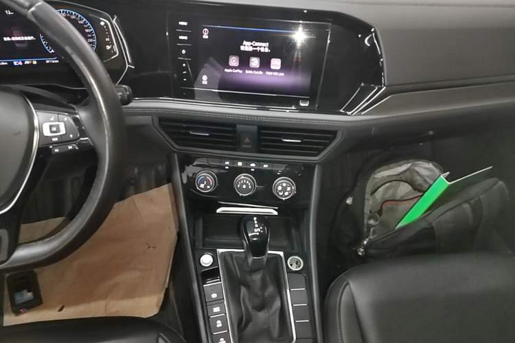 Used Volkswagen Sagitar 2022 280TSI DSG Flyover Edition Audio And AC Panel