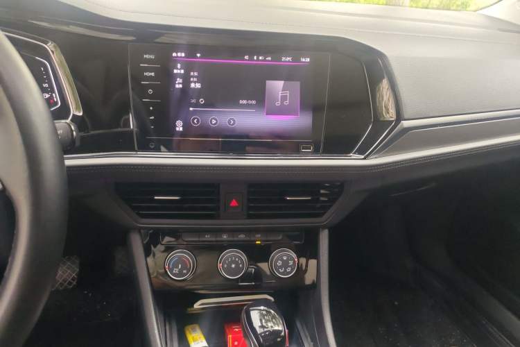 Used Volkswagen Sagitar 2022 280TSI DSG Excellence Edition Audio And AC Panel