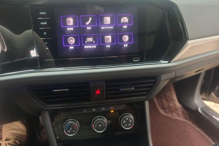 Used Volkswagen Sagitar 2022 280TSI DSG Excellence Edition Audio And AC Panel