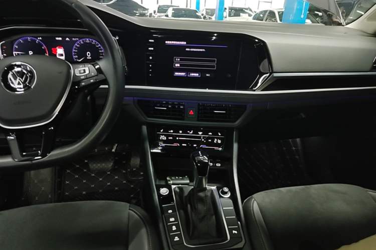 Used Volkswagen Sagitar 2022 280TSI DSG Excellence Edition Audio And AC Panel