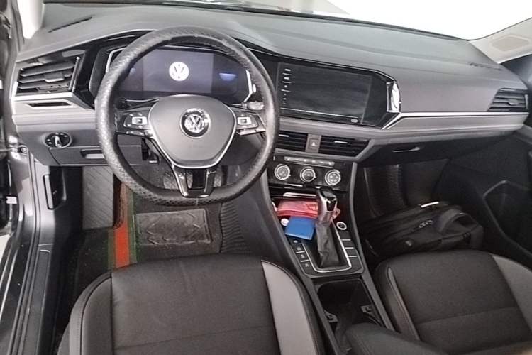 Used Volkswagen Sagitar 2022 280TSI DSG Excellence Edition Center Console