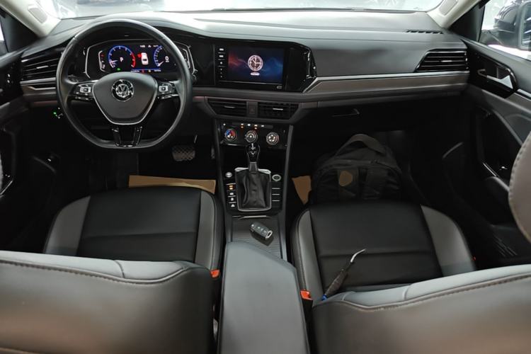Used Volkswagen Sagitar 2022 280TSI DSG Flyover Edition Center Console