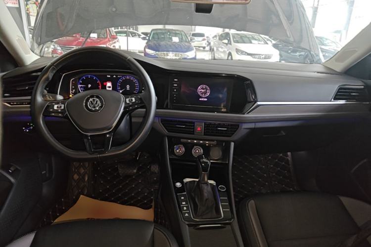 Used Volkswagen Sagitar 2022 280TSI DSG Flyover Edition Center Console
