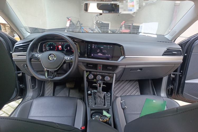 Used Volkswagen Sagitar 2022 280TSI DSG Excellence Edition Center Console