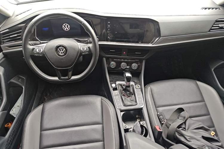 Used Volkswagen Sagitar 2022 280TSI DSG Excellence Edition Center Console