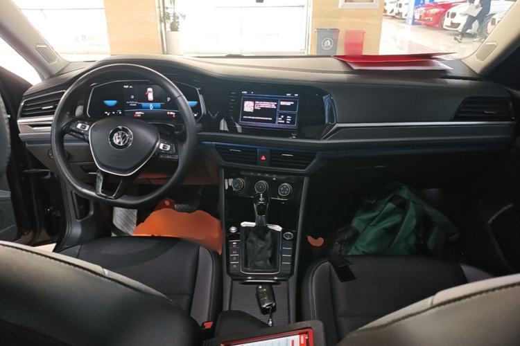 Used Volkswagen Sagitar 2022 280TSI DSG Flyover Edition Center Console