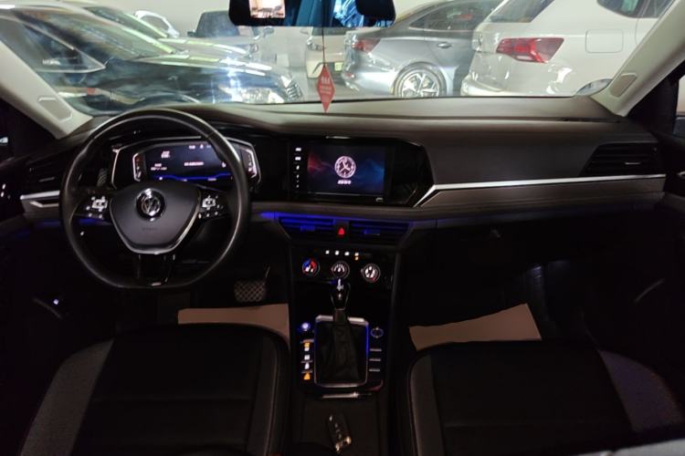 Used Volkswagen Sagitar 2022 280TSI DSG Flyover Edition Center Console