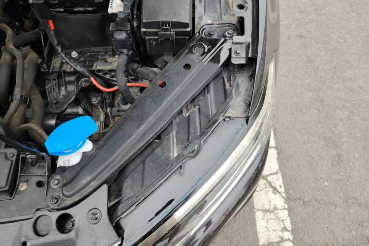 Used Volkswagen Sagitar 2022 280TSI DSG Flyover Edition Engine Bay Left
