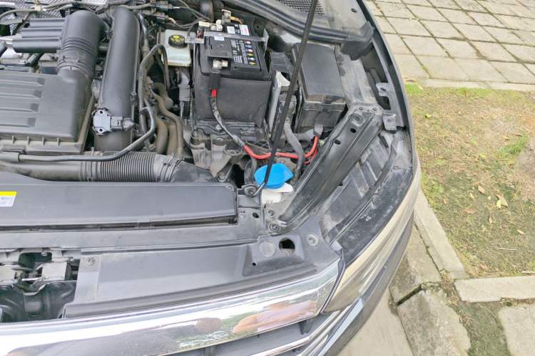 Used Volkswagen Sagitar 2022 280TSI DSG Excellence Edition Engine Bay Left