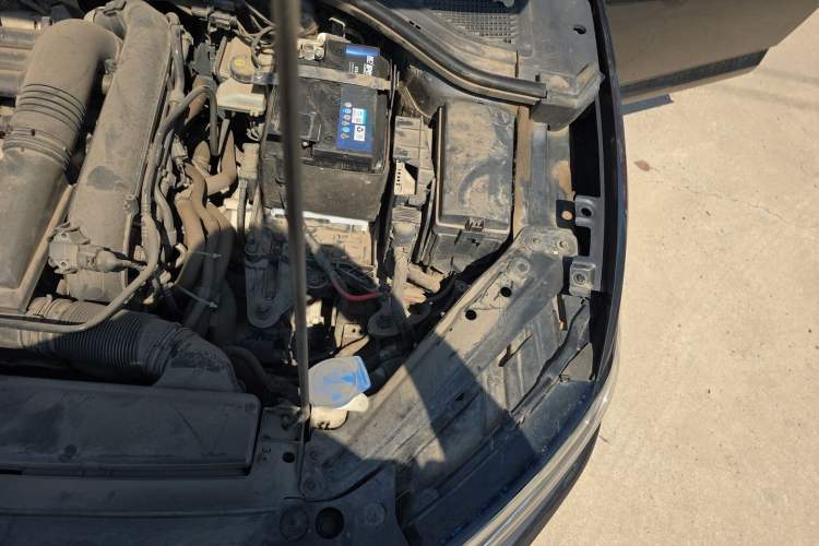 Used Volkswagen Sagitar 2022 280TSI DSG Excellence Edition Engine Bay Left