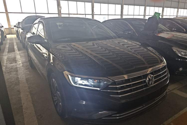 Used Volkswagen Sagitar 2022 280TSI DSG Flyover Edition Front Right 45 Deg
