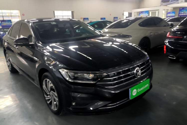 Used Volkswagen Sagitar 2022 280TSI DSG Flyover Edition Front Right 45 Deg