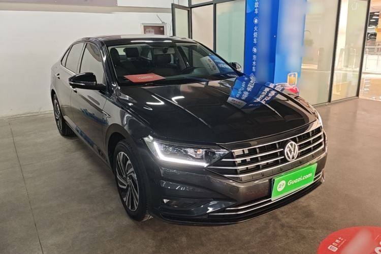 Used Volkswagen Sagitar 2022 280TSI DSG Flyover Edition Front Right 45 Deg