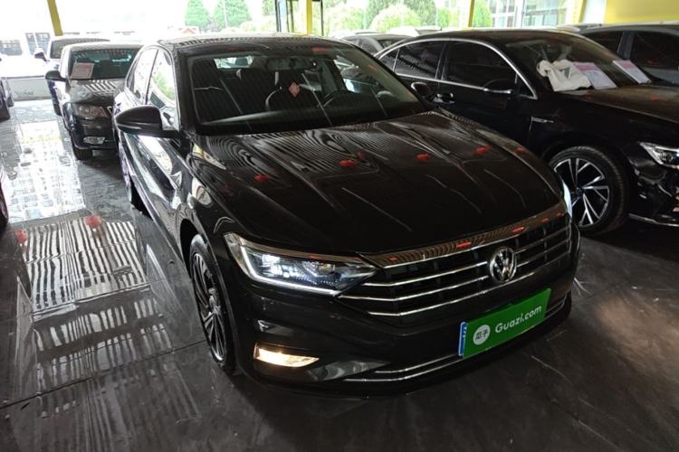 Used Volkswagen Sagitar 2022 280TSI DSG Flyover Edition Front Right 45 Deg