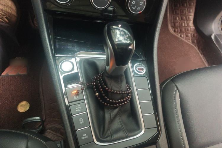 Used Volkswagen Sagitar 2022 280TSI DSG Excellence Edition Gear Lever