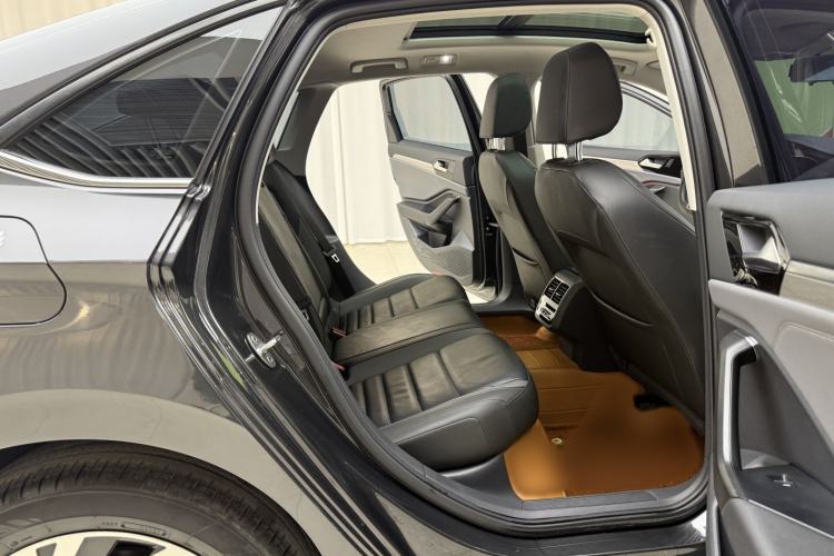 Used Volkswagen Sagitar 2022 280TSI DSG Flyover Edition Interior 4