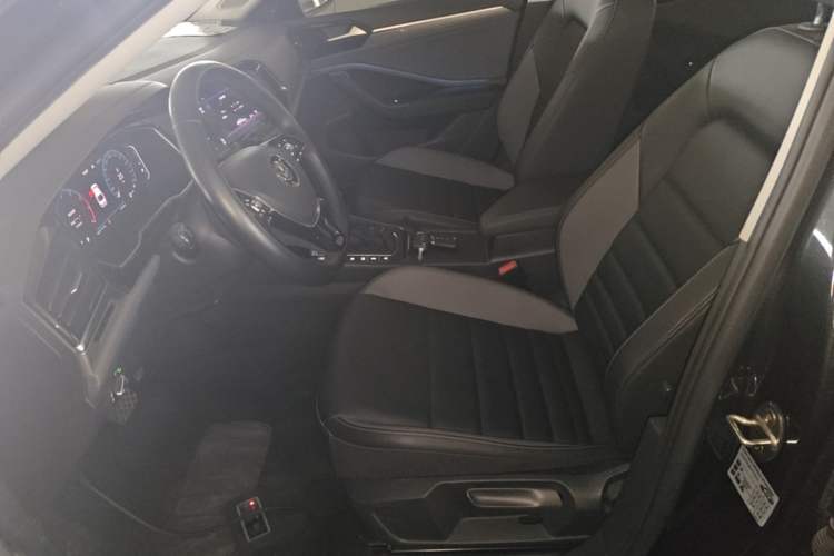 Used Volkswagen Sagitar 2022 280TSI DSG Flyover Edition Left Front Seat