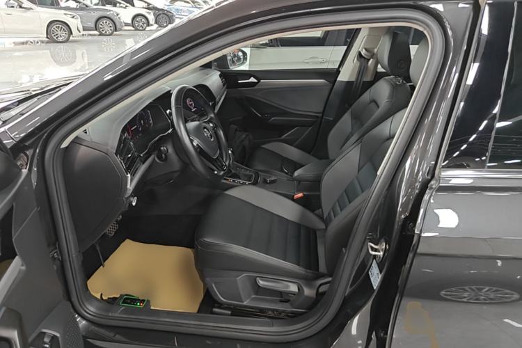 Used Volkswagen Sagitar 2022 280TSI DSG Flyover Edition Left Front Seat