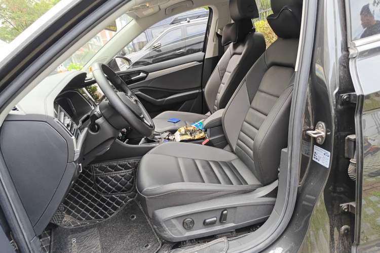 Used Volkswagen Sagitar 2022 280TSI DSG Flyover Edition Left Front Seat