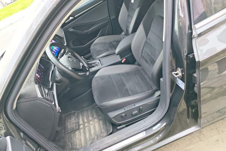 Used Volkswagen Sagitar 2022 280TSI DSG Excellence Edition Left Front Seat