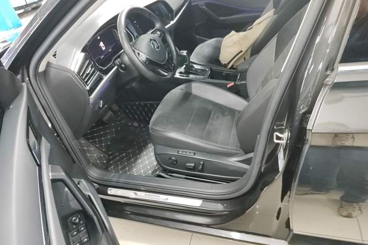 Used Volkswagen Sagitar 2022 280TSI DSG Excellence Edition Left Front Seat