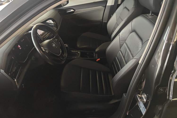 Used Volkswagen Sagitar 2022 280TSI DSG Flyover Edition Left Front Seat