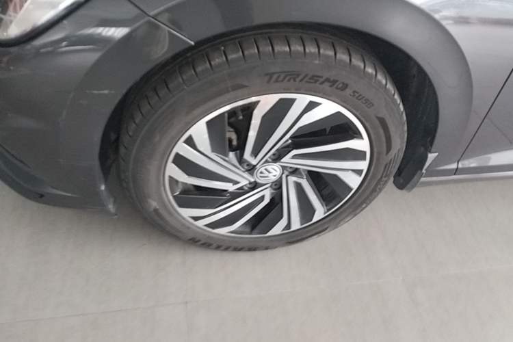 Used Volkswagen Sagitar 2022 280TSI DSG Excellence Edition Left Front Wheel Hub