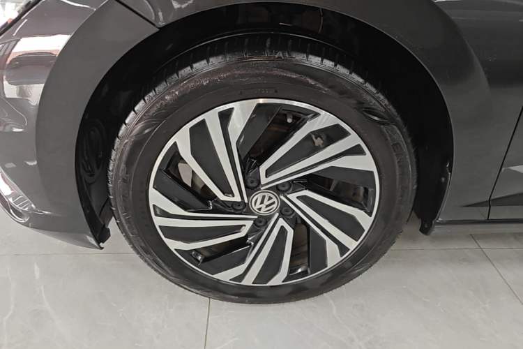 Used Volkswagen Sagitar 2022 280TSI DSG Flyover Edition Left Front Wheel Hub