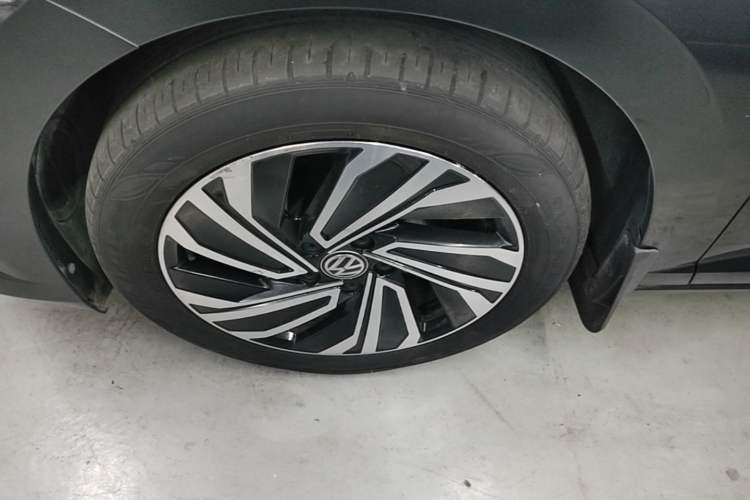 Used Volkswagen Sagitar 2022 280TSI DSG Flyover Edition Left Front Wheel Hub