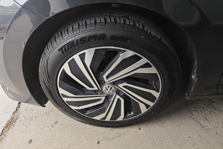 Used Volkswagen Sagitar 2022 280TSI DSG Flyover Edition Left Front Wheel Hub