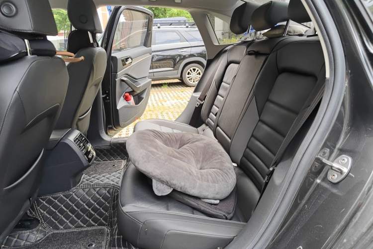 Used Volkswagen Sagitar 2022 280TSI DSG Flyover Edition Left Rear Seat