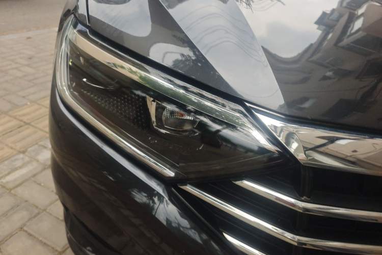 Used Volkswagen Sagitar 2022 280TSI DSG Excellence Edition Right Front Headlight