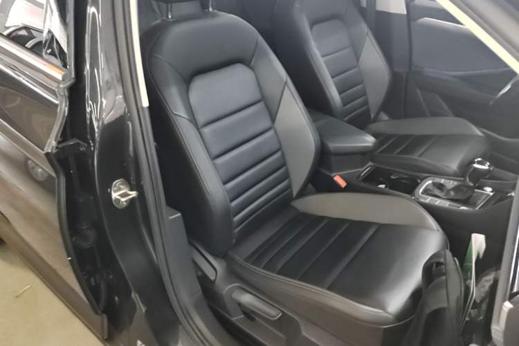 Used Volkswagen Sagitar 2022 280TSI DSG Flyover Edition Right Front Seat