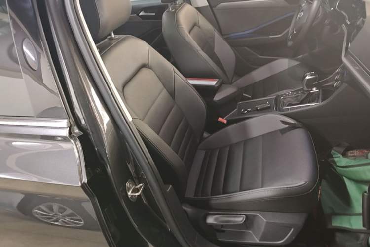 Used Volkswagen Sagitar 2022 280TSI DSG Flyover Edition Right Front Seat