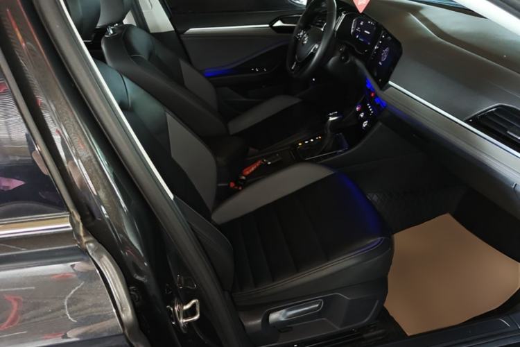 Used Volkswagen Sagitar 2022 280TSI DSG Flyover Edition Right Front Seat