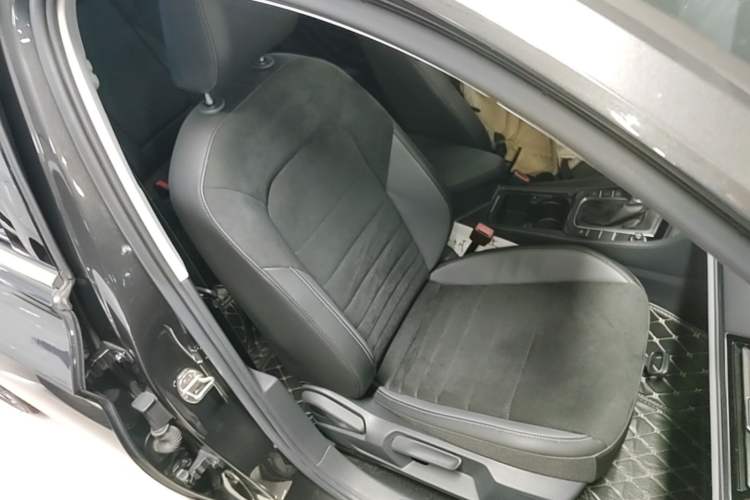 Used Volkswagen Sagitar 2022 280TSI DSG Excellence Edition Right Front Seat