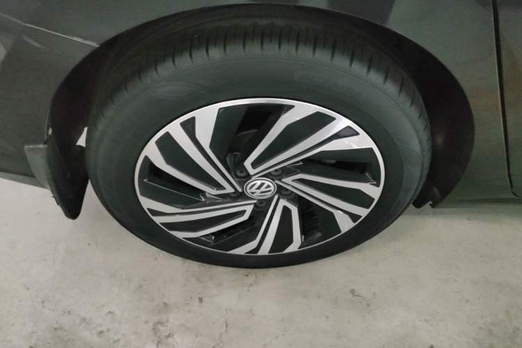 Used Volkswagen Sagitar 2022 280TSI DSG Flyover Edition Right Rear Wheel Hub