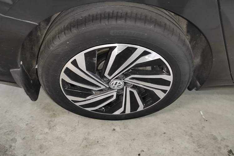 Used Volkswagen Sagitar 2022 280TSI DSG Flyover Edition Right Rear Wheel Hub