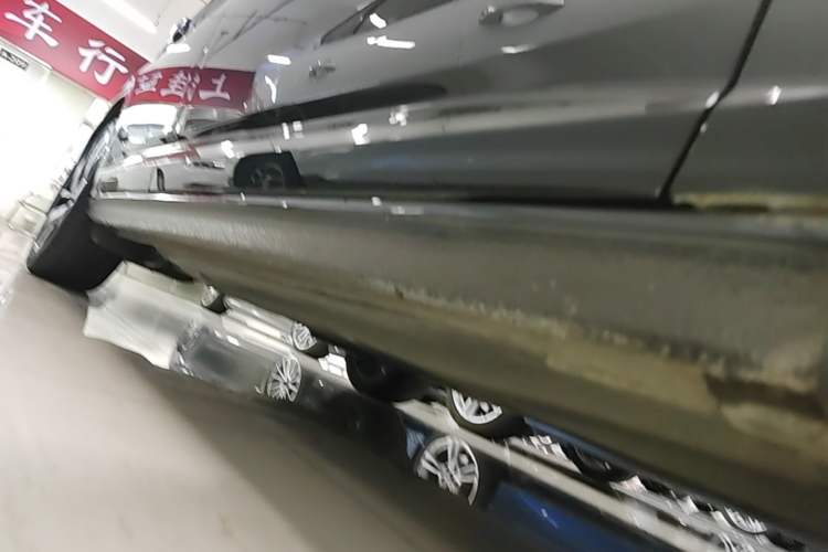 Used Volkswagen Sagitar 2022 280TSI DSG Excellence Edition Right Side Sill