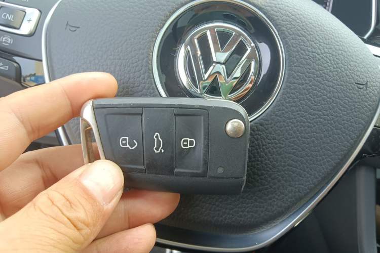 Used Volkswagen Sagitar 2022 280TSI DSG Flyover Edition Vehicle Key