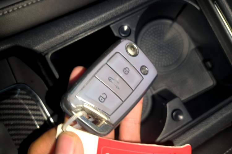 Used Volkswagen Sagitar 2022 280TSI DSG Flyover Edition Vehicle Key