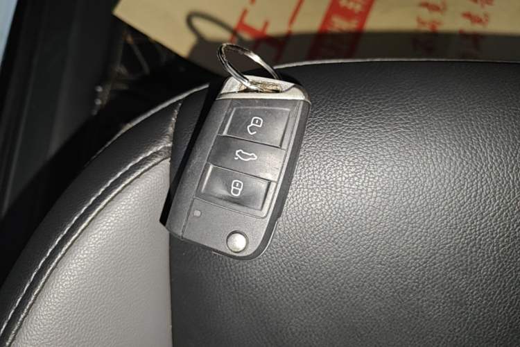Used Volkswagen Sagitar 2022 280TSI DSG Flyover Edition Vehicle Key