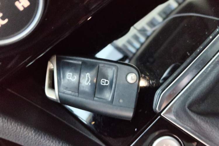 Used Volkswagen Sagitar 2022 280TSI DSG Flyover Edition Vehicle Key