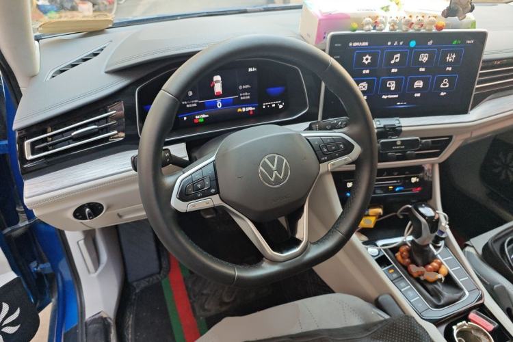 Used Volkswagen Sagitar 2022 280TSI DSG Excellence Edition Steering Wheel