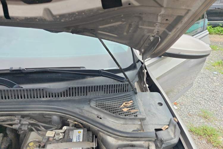 Used Volkswagen Sagitar 2022 280TSI DSG Excellence Edition Engine Bay Left