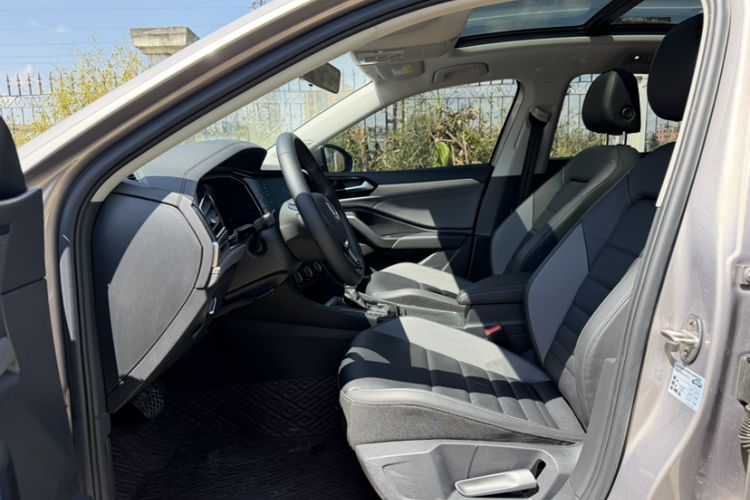 Used Volkswagen Sagitar 2022 200TSI DSG Flyover Edition Interior 4
