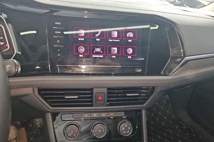 Used Volkswagen Sagitar 2022 280TSI DSG Excellence Edition Audio And AC Panel
