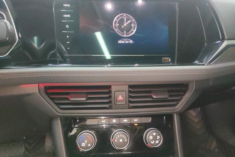 Used Volkswagen Sagitar 2022 280TSI DSG Excellence Edition Audio And AC Panel