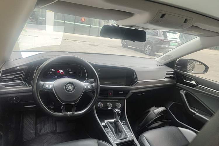 Used Volkswagen Sagitar 2022 280TSI DSG Flyover Edition Center Console