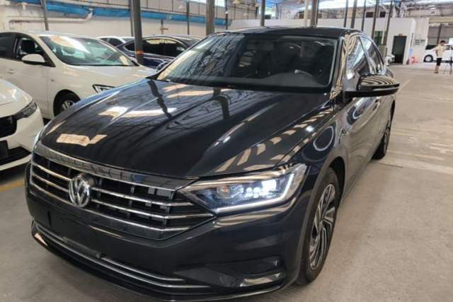 Ojetý Volkswagen Sagitar 2022 280TSI DSG Flyover Edition